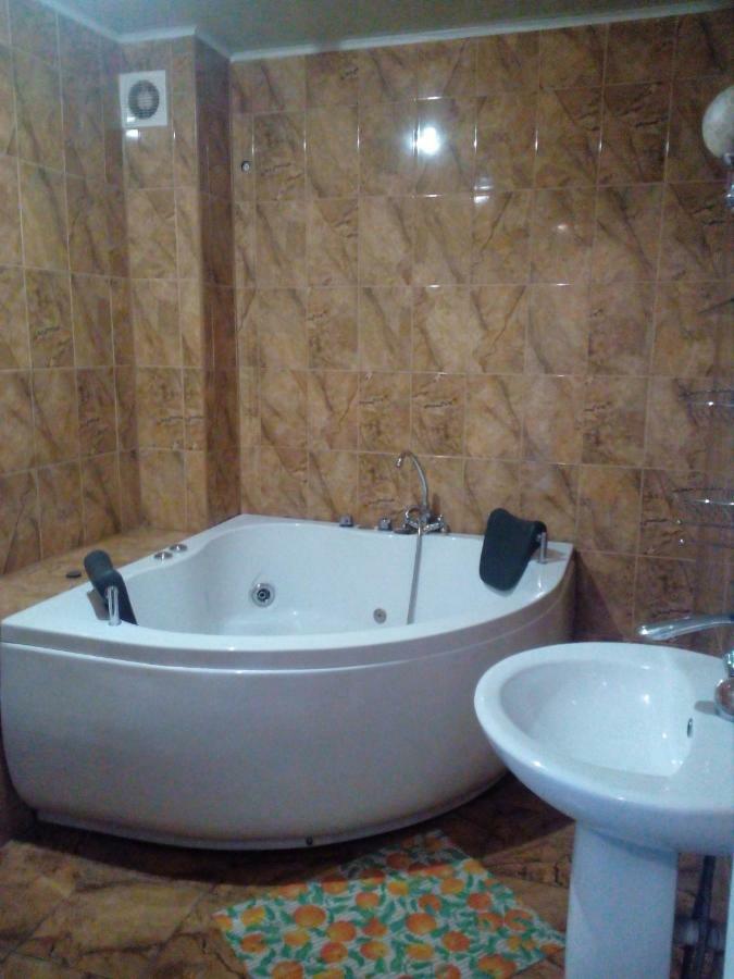 Imperial Hotel Krivoy Rog Kryvyi Rih Buitenkant foto
